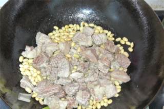 番茄牛腩的做法步骤：5