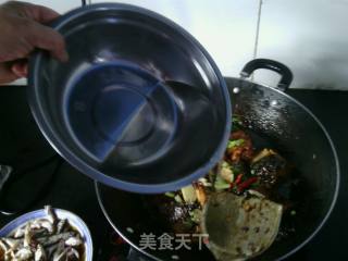 红烧鱼的做法步骤：11