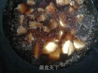 经典加创意的家常菜简便烧——土豆红烧肉的做法步骤：9