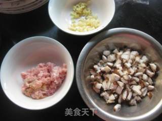 香菇肉酱面的做法步骤：1