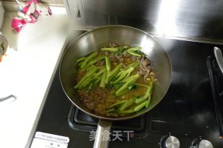 牛肉炒油菜的做法步骤：5