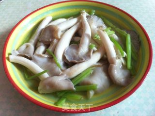 芹菜小菇的做法步骤：5