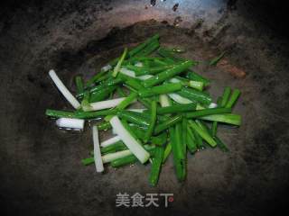清香脆嫩——葱油南瓜丝的做法步骤：3