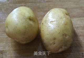 醋溜土豆丝的做法步骤：1