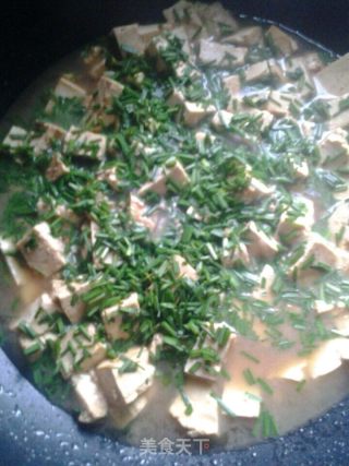 豆腐盖被～韭菜清炖豆腐的做法步骤：7