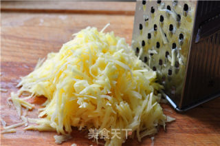 葱香洋芋擦擦的做法步骤：2