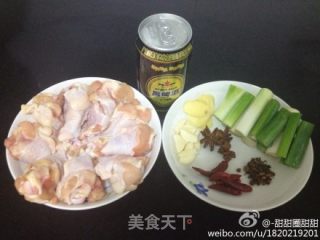 秘制啤酒鸡翅的做法步骤：1
