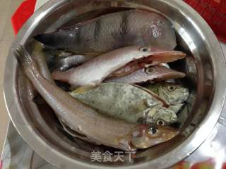 【潮汕美食】---杂鱼鼎的做法步骤：1