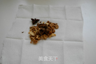 红酒猪蹄的做法步骤：1