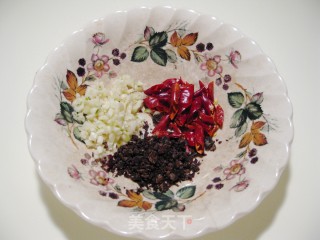 香爆豉椒四季豆的做法步骤：1