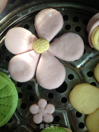 南瓜花朵馒头的做法步骤：9