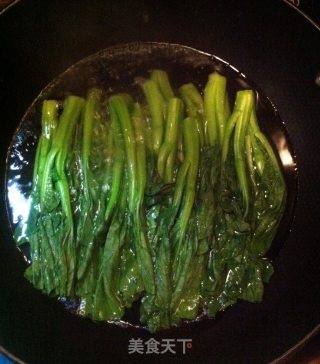 白灼菜心的做法步骤：3