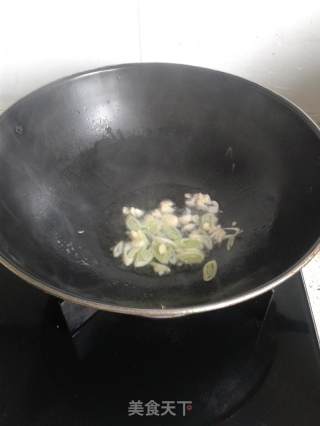鸡汁木耳的做法步骤：1