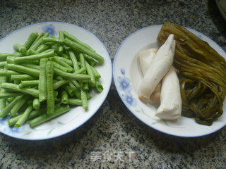 杏鲍菇雪菜炒带豆的做法步骤：1