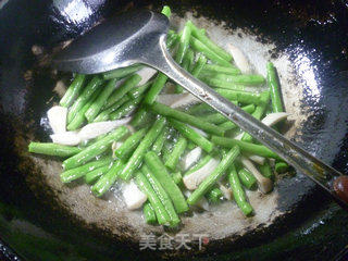 杏鲍菇雪菜炒带豆的做法步骤：6
