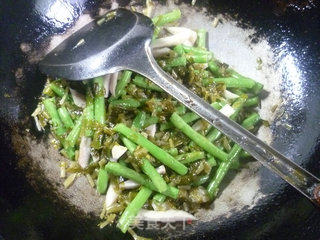 杏鲍菇雪菜炒带豆的做法步骤：10