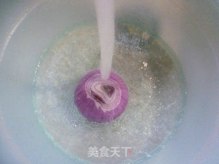 洋葱炒梅豆的做法步骤：3