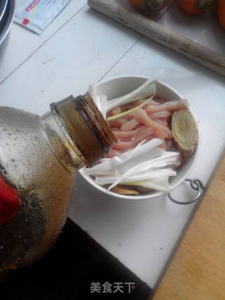 肉丝面条的做法步骤：1