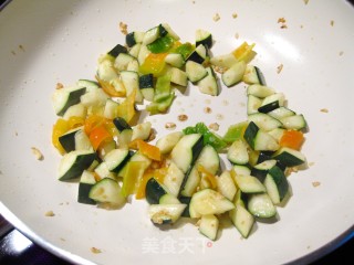 小瓜炒肉的做法步骤：5