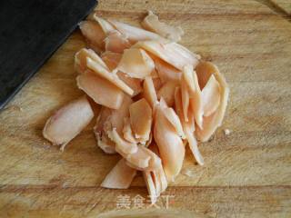 胡萝卜鸡肉焖饭的做法步骤：1