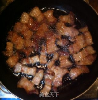 五花肉炒青辣椒的做法步骤：2