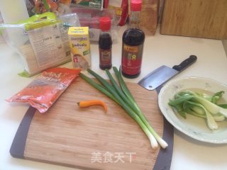 葱油拌面的做法步骤：1