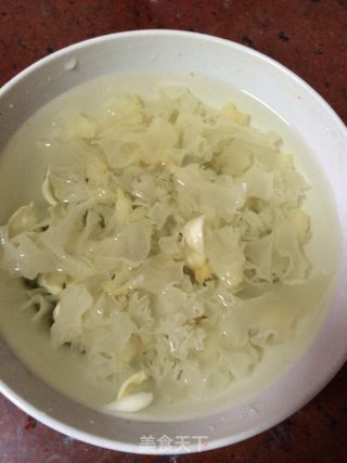 莲子百合汤-清汤版的做法步骤：2