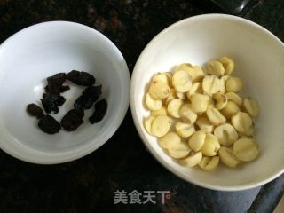 莲子百合汤-清汤版的做法步骤：3
