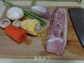 【培根芝士焗饭】-----经典浓香美味的做法步骤：1