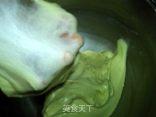 鲜奶油蓝莓夹心花冠包的做法步骤：4