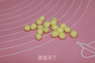 翻糖蛋糕 —— 追赶流行时尚，打造别致蛋糕的做法步骤：22