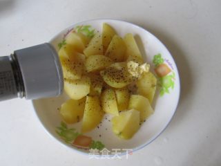 香烤土豆鲟鱼的做法步骤：2