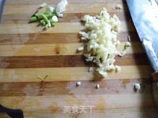 香蒜北极虾的做法步骤：2