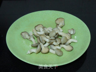 蘑菇油菜豆腐汤的做法步骤：2
