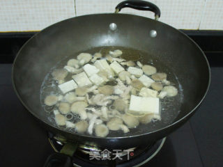 蘑菇油菜豆腐汤的做法步骤：5