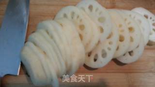 胭脂藕的做法步骤：1