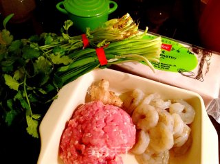 三鲜大馄饨的做法步骤：1