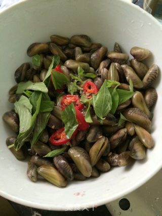 金不换炒薄壳的做法步骤：1