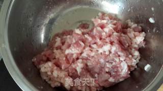 香菇肉丸子的做法步骤：1