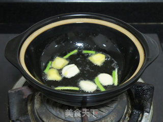 番茄玉米排骨煲的做法步骤：6