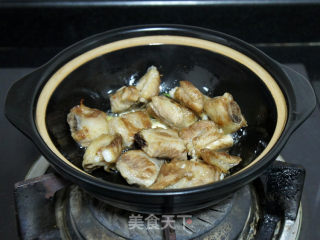 番茄玉米排骨煲的做法步骤：7