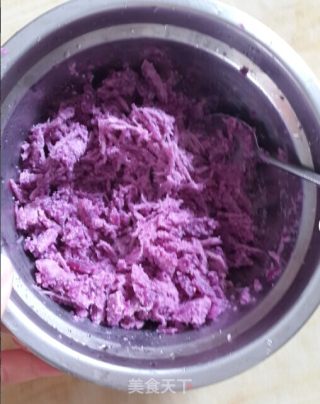 紫薯双色馒头的做法步骤：1
