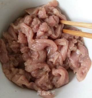 茄汁里脊肉条的做法步骤：1