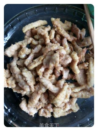 茄汁里脊肉条的做法步骤：3