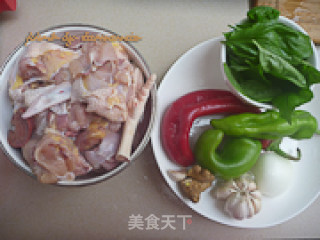 三杯鸡的做法步骤：1
