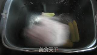 蓝莓夹心面包的做法步骤：2