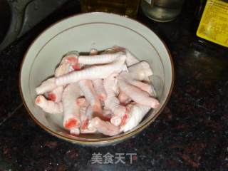 秘制凤爪的做法步骤：1