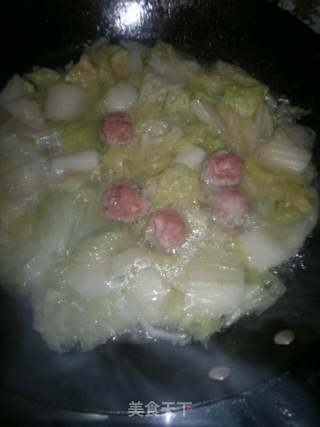 白菜肉丸汤的做法步骤：5