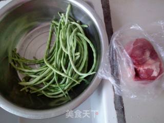 肉片炒豆角的做法步骤：1