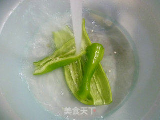 酸辣地三鲜的做法步骤：2